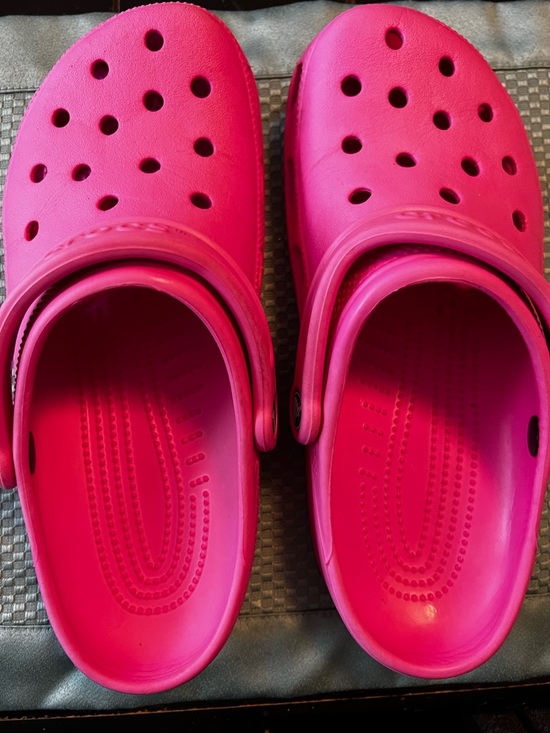 Pink Crocs Size 9 women’s - Picture 2 of 7